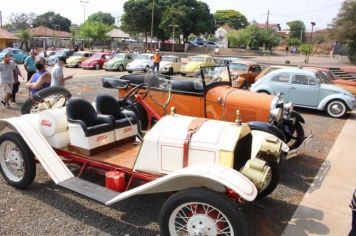 SHOW DE TALENTOS, ZUMBA E CARROS ANTIGOS EM PIRATININGA