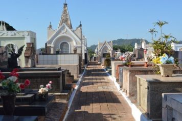 CEMITÉRIO MUNICIPAL SENDO PREPARADO PARA VISITAÇÕES DO DIA DAS MÃES