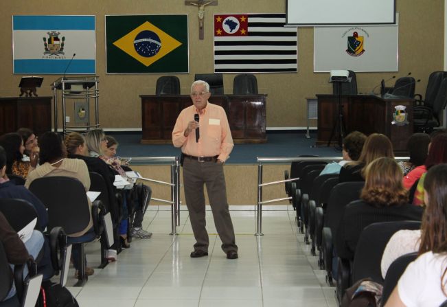 PROFESSORES DE PIRATININGA E REGIÃO RECEBEM QUALIFICAÇÃO DO MESTRE CELSO ANTUNES