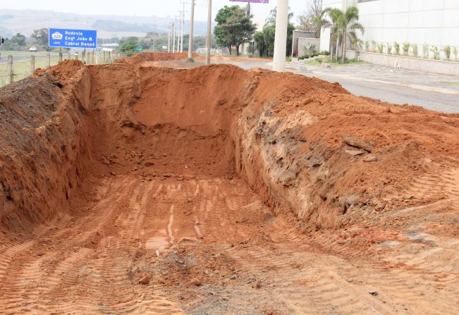 PREFEITURA REALIZA OBRAS NO DISTRITO INDUSTRIAL