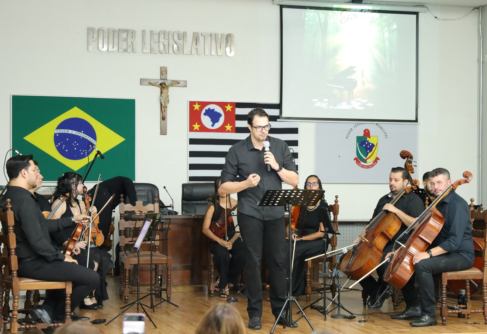 EQUIPES DA SAÚDE MUNICIPAL PARTICIPAM DE CAPACITAÇÃO COM ORQUESTRA