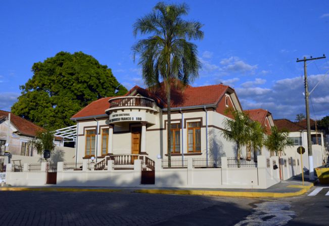 Piratininga inaugura Centro Cultural