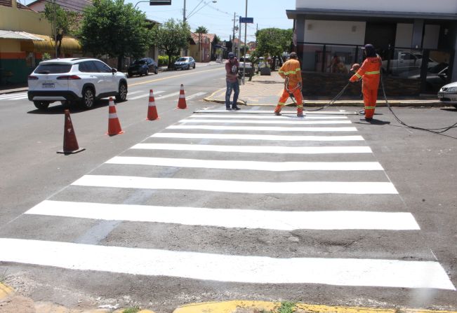 PINTURA, SINALIZAÇÃO DE SOLO E LOMBADAS