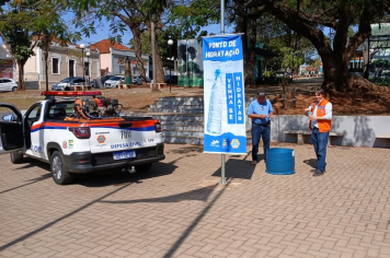 DEFESA CIVIL REALIZA PONTO DE HIDRATAÇÃO NA PRAÇA CENTRA