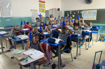 Alunos da EMEF “Profª Jacyra Motta Mendes” Recebem Garrafinhas Squeeze 