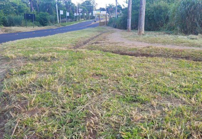 LIMPEZA E CAPINAÇÃO DOS ESPAÇOS PÚBLICOS